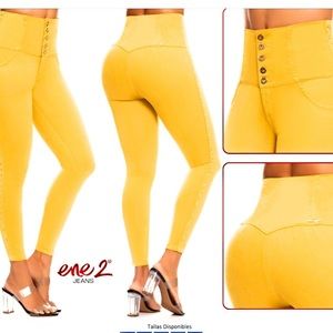 Colombian pants of good quality, tight to the body and lift the tail